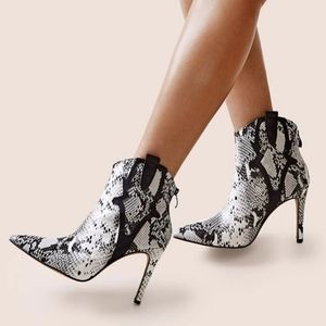 - Never Worn-Black & White Cowboy Heel Boots